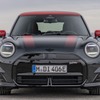 MINI クーパー SE 新型の「ジョン・クーパー・ワークス」仕様