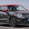 MINI クーパー SE 新型の「ジョン・クーパー・ワークス」仕様