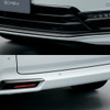 ホンダ オデッセイ e：HEV アブソルート・EX ブラックエディション エアロダイナミクス・カラードバンパー〈ブラッククロームメッキモール付〉（プラチナホワイト・パール）