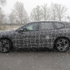 BMW iX3 後継モデルの「ノイエ・クラッセSUV」プロトタイプ（スクープ写真）