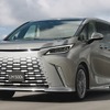 レクサスLM（表紙の車）