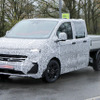 VW トランスポーターT7 ピックアップトラック仕様のプロトタイプ（スクープ写真）