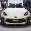 あのHKSがハイエースをPHEVにしちゃった！カーボンニュートラルもチューニングも本気のHKS…東京オートサロン2024