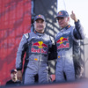 四輪総合優勝のサインツ（左）と、彼のコ・ドライバー、ルーカス・クルス。