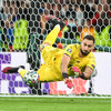 UEFA EURO 2020決勝、イタリア対イングランド戦はPK戦になる。ゴールを死守するイタリアのジャンルイジ・ドンナルンマ