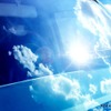 プロが答える】紫外線や暑さ対策で、フロントガラスにフィルムを貼りたいけど効果は？　車検は通る？ … 回答 by ビーパックス