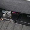 シート下にはオーディオテクニカのDACであるAT-HRD500と目ディプレイヤーのAT-HRP5をインストールしている。