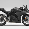 ホンダ CBR400R（マットバリスティックブラックメタリック）
