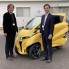 右がLean Mobility社の谷中壯弘社長。トヨタで20年前からパーソナルモビリティの企画や開発を手掛け、i-ROADやC＋Podなどのチーフエンジニアを歴任してきた。左はフィアロの平田滋男デザインディレクター。Lean Mobility社の設立以来、谷中社長と共に『Lean 3』の開発に携わってきたデザイナーだ。