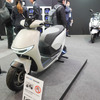 ホンダモバイルパワーパック e:を搭載するホンダの電動スクーター「SC e:」