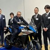 「GSX-8R」と開発チーム