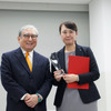 日産自動車 日本マーケティング本部 チーフマーケティングマネージャーの近藤啓子氏（右）とオートアフターマーケット活性化委員会代表の住野公一氏
