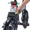 専用のICタグまたはSuicaのNFCを使って車両のロックを解錠できる