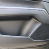 ドアはレジャー仕様としての実用性を考慮してインナーバッフルとした。普段使いには都合の良い仕様だ。