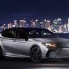 トヨタ カムリ 新型 (XLE)