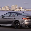 トヨタ カムリ 新型 (XSE)
