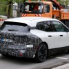 BMW iX 改良新型プロトタイプ（スクープ写真）
