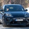 ポルシェ『マカンEV』の姿をしたアウディ 『Q8 e-tron』次期型プロトタイプと思われる車両（スクープ写真）