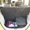 荷室容量は旧型と変わらず。前席を前に寄せれば奥行きをぐっと稼げる。