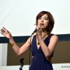 ジャズシンガーのシャンティ・スナイダー氏の美声が会場に響き渡る