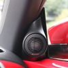 ここでも純正デザインを大きく崩さないスピーカーインストールを実践している。