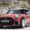 MINI ハッチバック 新型の「JCW」のプロトタイプ