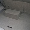 ラゲッジルームを見るとこの通り左前方にわずかな盛り上がりが見えるものの、荷室はほぼ通常通り利用可能だ。