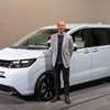 ホンダ フリード 新型と、開発責任者の安積悟さん
