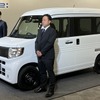 統合地域本部日本統括部の高倉統括部長（向かって左）と坂元チーフエンジニア
