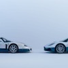 マセラティMC12ストラダーレ（左）とMC20イコーナ