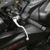 「E-Clutch」でもクラッチレバーは残されている。通常のMT操作も可能