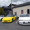 右手前から、スカイラインGT-R、180SX、NAロードスターと、ヤングタイマーな旧車が並ぶ