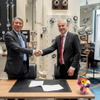 豊田通商ヨーロッパの石井社長（左）とメッサー社のBernd Eulitz CEO （右）