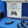 鈴鹿8耐のスズキブースに展示されたサステナブルアイテム