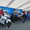 鈴鹿8耐のスズキブースに展示された最新モデル