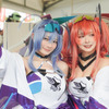 尊みを感じて桜井さん（左）とシスルさん（鈴鹿8耐2024）