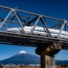 東海道新幹線の保守車両脱線、終日運休で足止め乗客「ぐったり」［新聞ウォッチ］（写真はイメージ）
