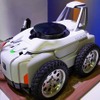CEATEC 2022にエムスクエア・ラボが出展した試作車『MobileMover Transformer』。左右幅が自在に変化できる