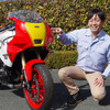 プロジェクトリーダー の橋本 直親さん。こだわりのポイントはやはりこのカウルだ。