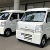 自動車用自己放射冷却塗装（向かって左）と通常塗装