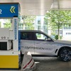 水素ステーションでの支払いが車載アプリで可能になったBMW iX5 ハイドロジェン