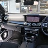 4つのフロントスピーカーが見える姿はとにかく圧巻。しかし周辺のデザインも含めて純正イメージを崩していないのも見どころ。