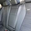エンクロージャーはトランクルームにフィットする形状で作られ、荷物の積み込みにも対応する。
