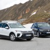 VW Tロック 次期型プロトタイプ（白）と現行型（ダークカラー）