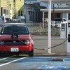 Honda e。30分で走行200kmぶん充電可能というのが前宣伝だった。方針を変えたなら変えたで修正せずに発売したのはいただけない。
