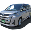 光岡自動車がトヨタ『ノア』『ヴォクシー』ベースの搬送車を一部改良