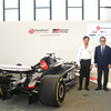 左からHaas F1代表の小松礼雄氏、モリゾウ氏（トヨタ自動車代表取締役会長 豊田章男氏）、TOYOTA GAZOO Racing プレジデントの高橋智也氏