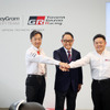 左からハースF1チーム代表の小松礼雄氏、トヨタ自動車会長の豊田章男氏、GAZOO Racing Company プレジデント高橋智也氏