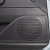 スピーカーにはブラムのライブシリーズL165Pを導入。ミッドバスはドアの純正位置にインナー取り付けとしている。