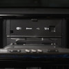 モニター裏にはSDカード挿入口を備えている
